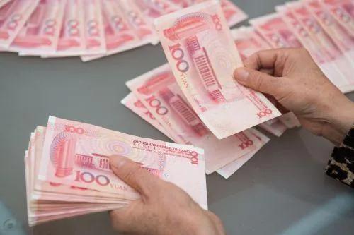 扎心！为什么那些借钱的人，最后都不愿意还？3大原因看透人性