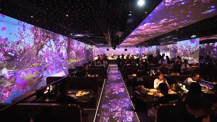 网红沉浸式餐厅用数字光影开创餐饮潮流