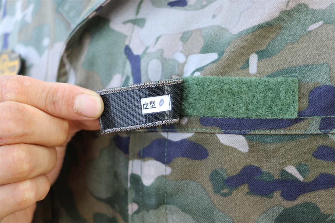 武警21式夏作训服,帅气亮相