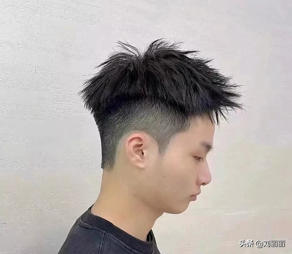 新时尚男发14款，让你帅得不一样，赶快选一款吧