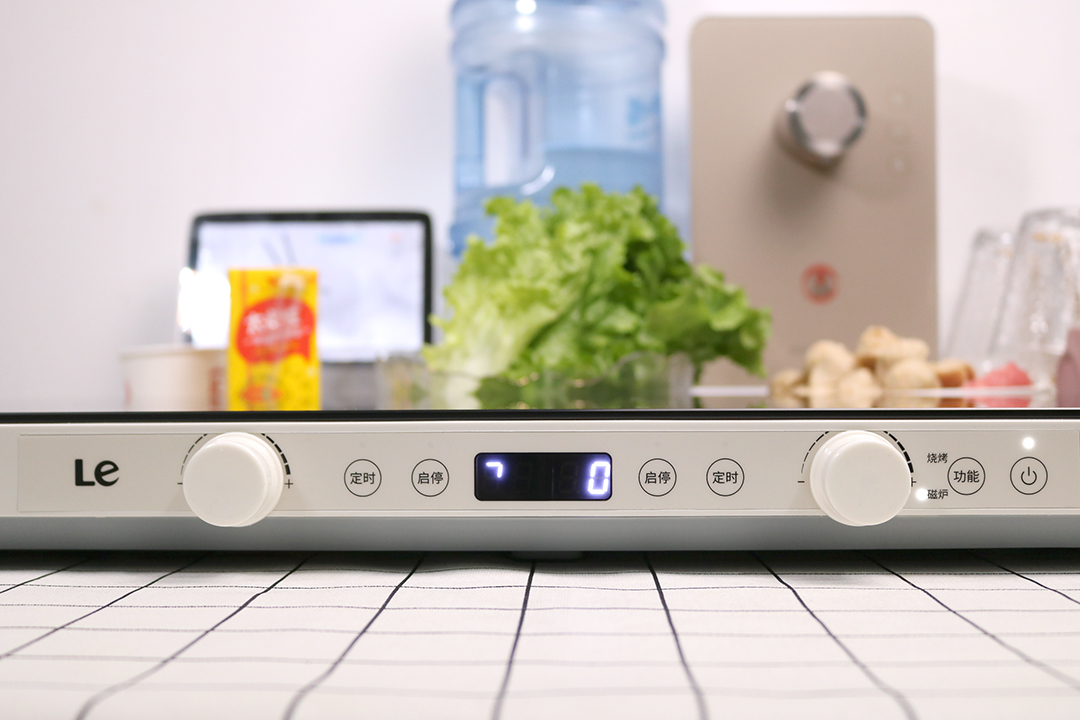 登上饭桌的移动灶台 用乐视嗨烤盘才知道在家吃烤肉到底有多香