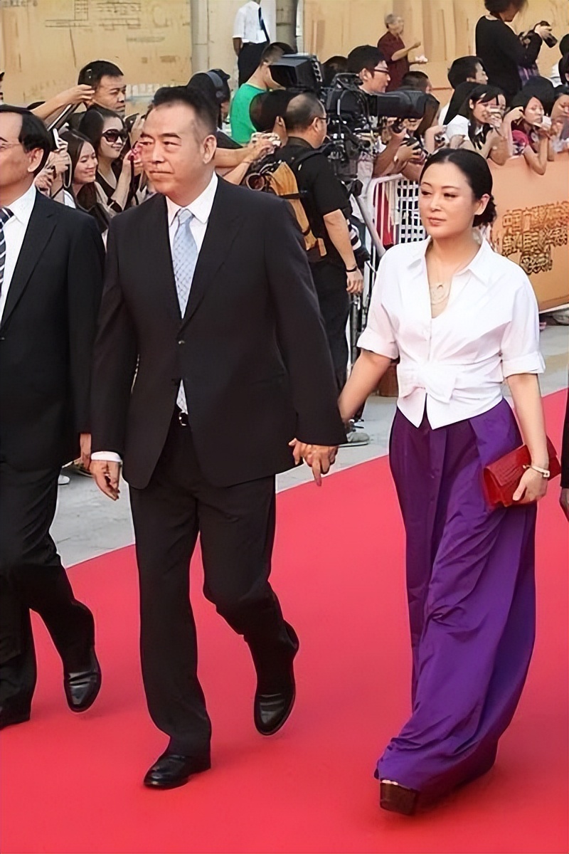 陈红被陈凯歌宠出“幸福肥”，这才是嫁对人的模样