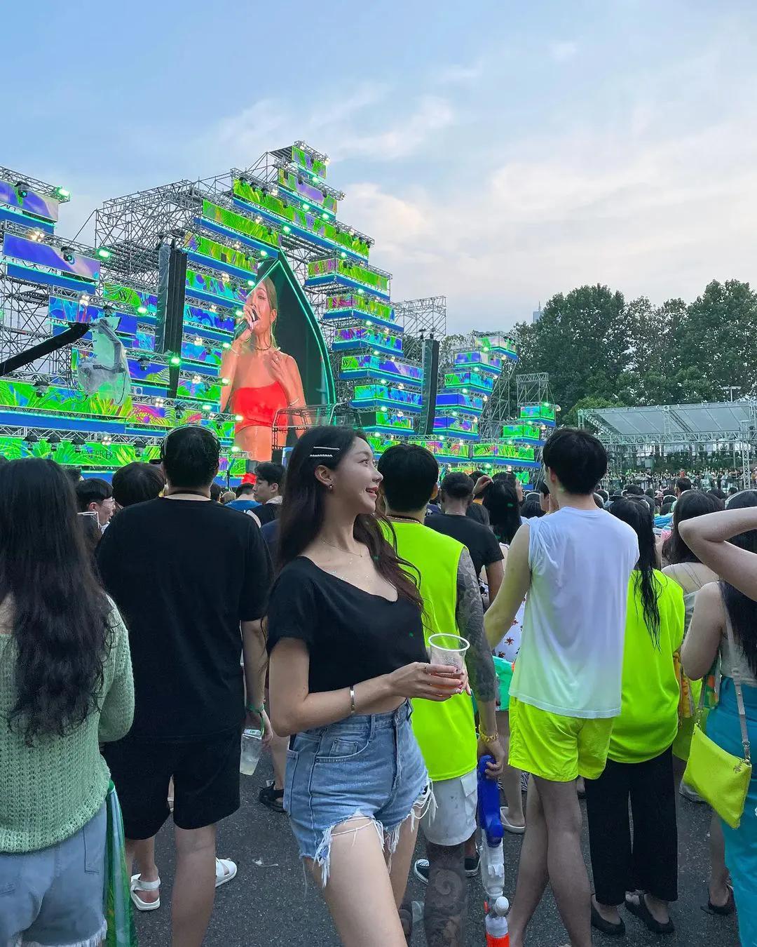 闵蔡允的多重混搭秀