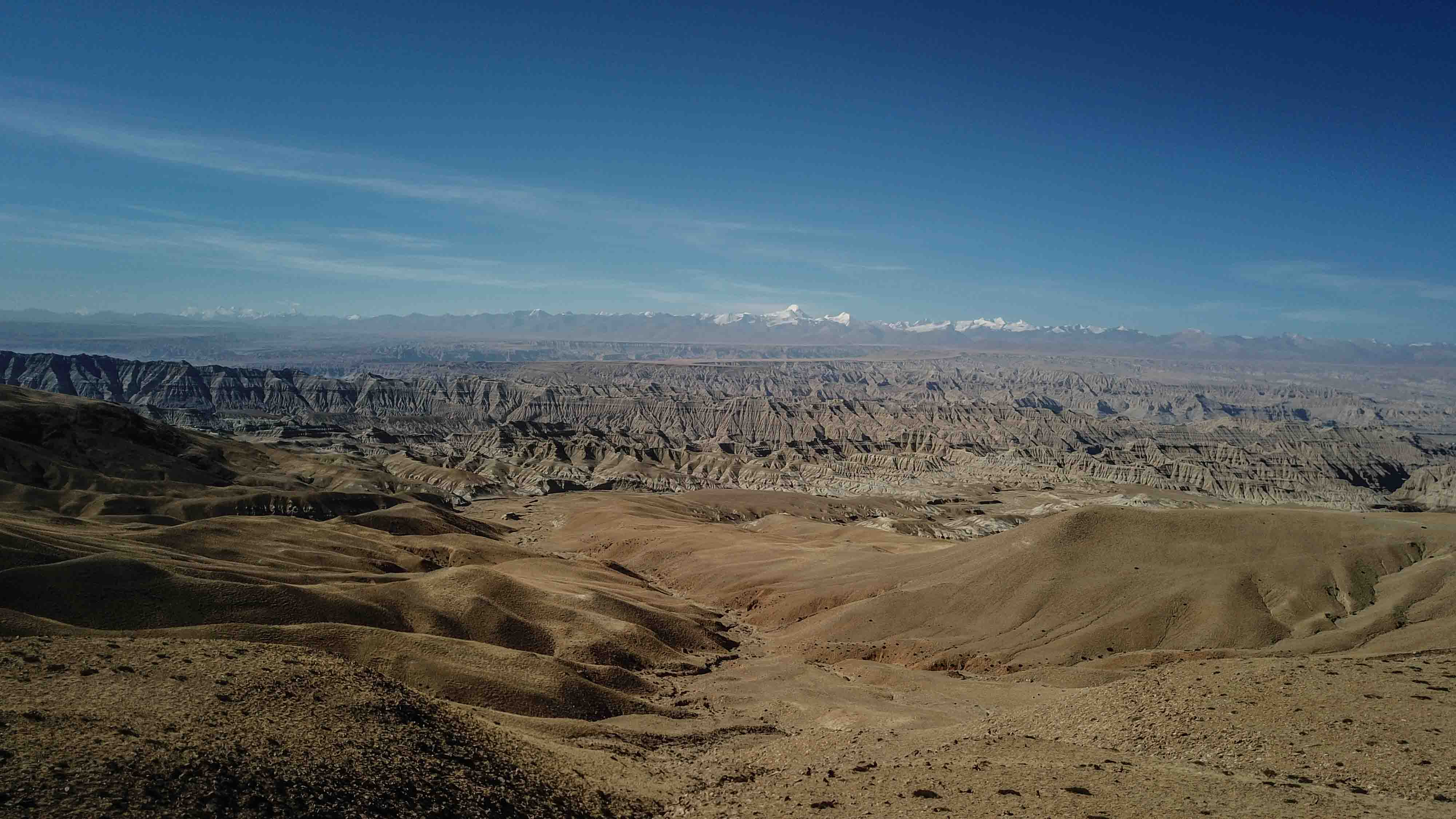 西藏扎达土林位于中国西藏阿里地区札达县境内,是札达县最著名的地貌