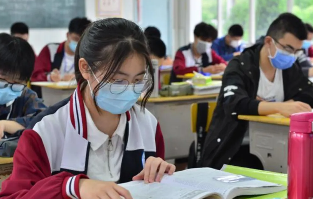 22年高考预估人数榜单出炉，北京竟成垫底，河南稳坐头把交椅