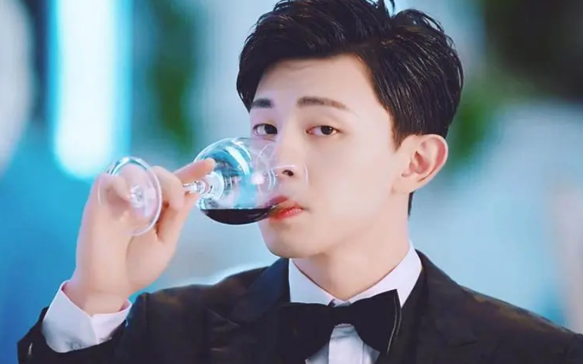 邓伦高考分数（邓伦偷税1）