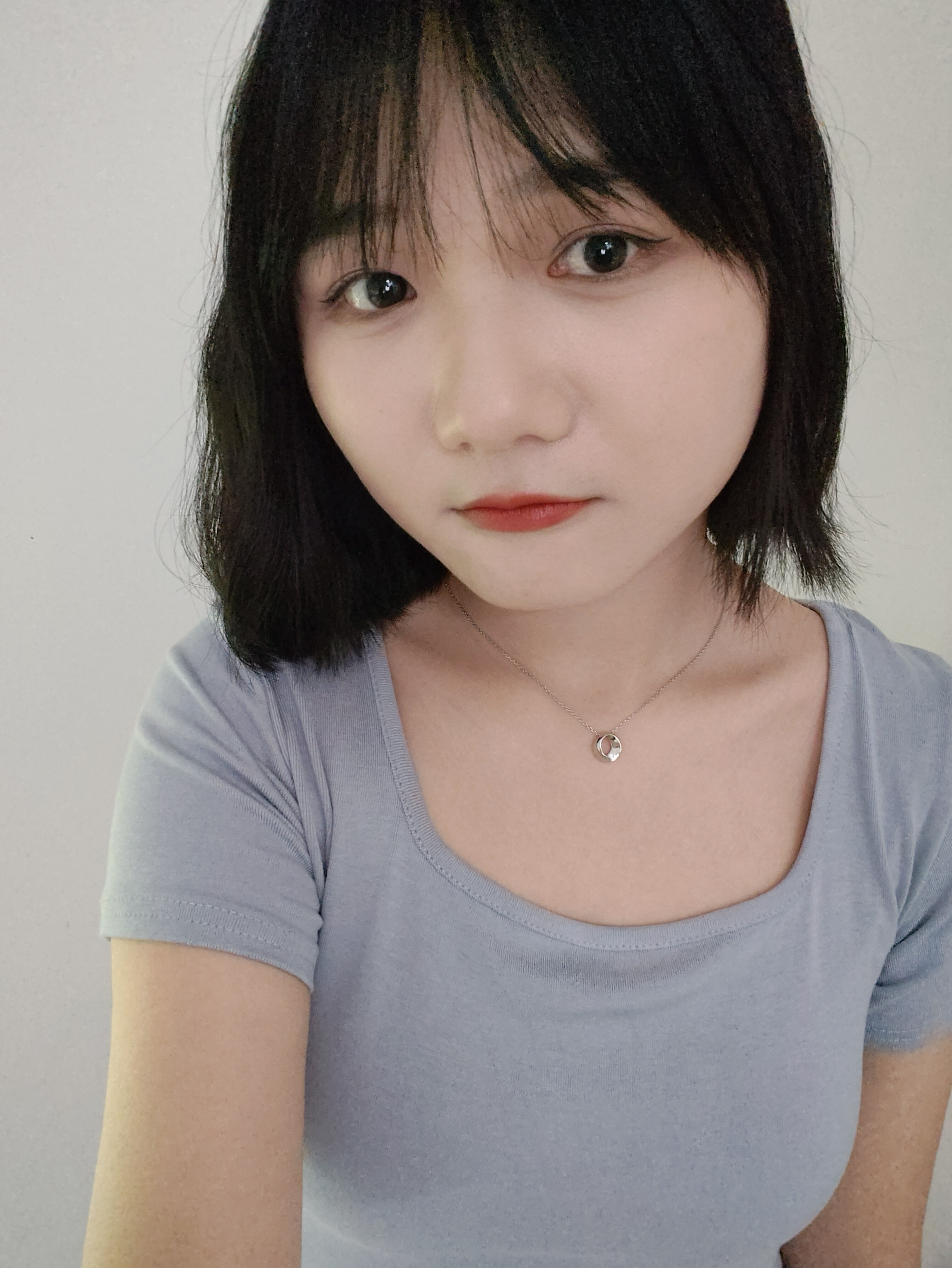 不怕不识货就怕货比货,谁才是最适合小姐姐的自拍手机?