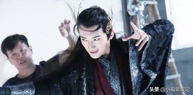 盘点“歪嘴杀”的13位明星，个个惊艳到糖分超标，帅到心坎里了