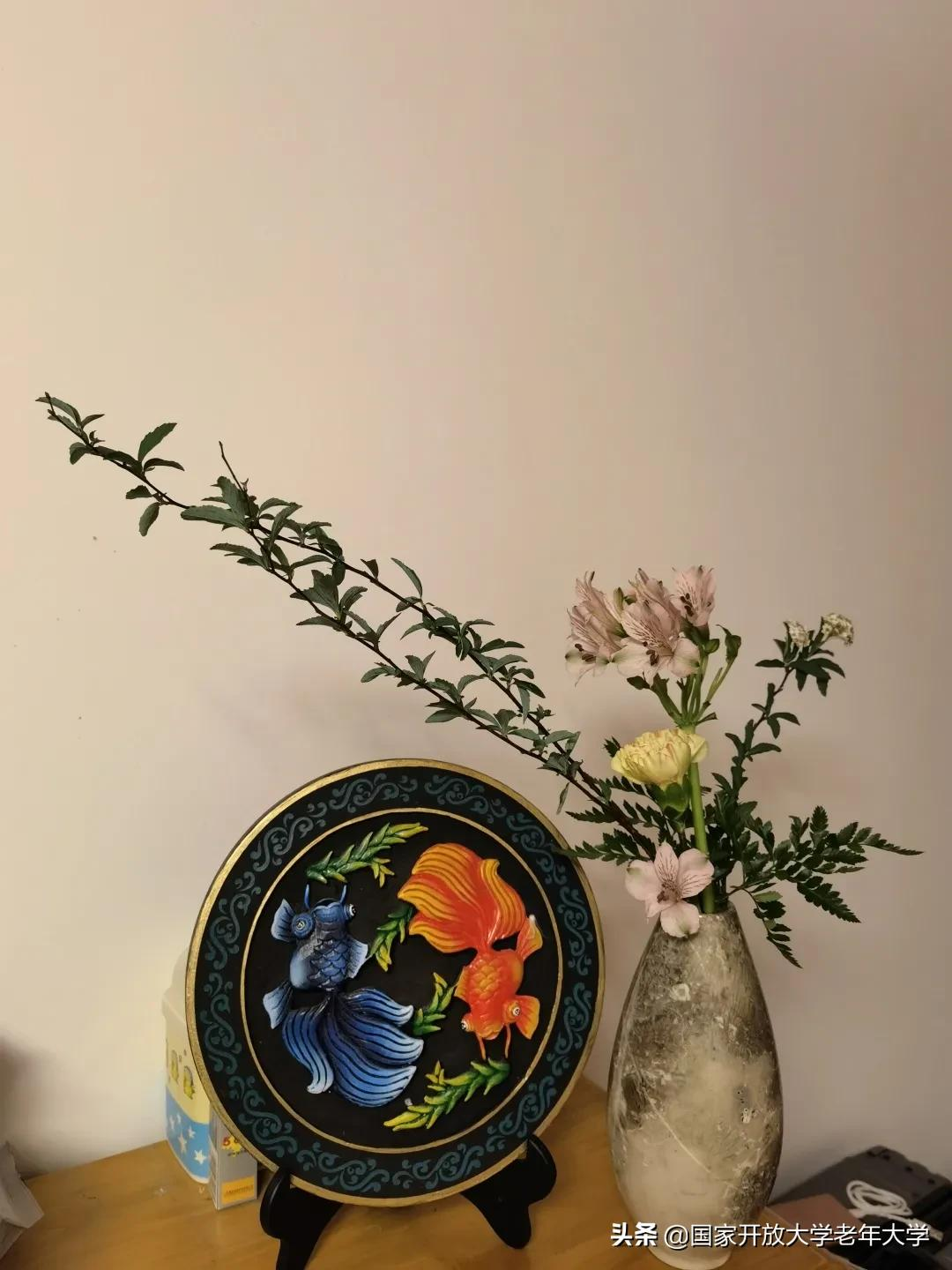 在校园·良作 | 不仅是艺术，更是生活！——《插花初级班》师生作品