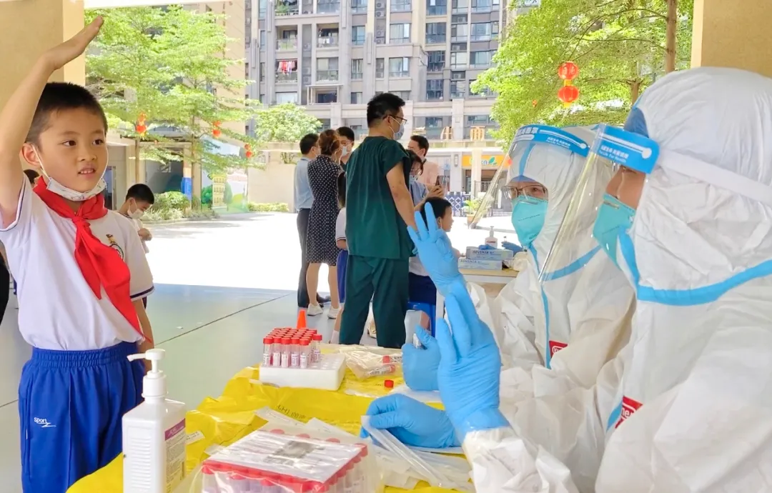 党旗在岭南杏林高高飘扬,优质中医药服务走进千家万户