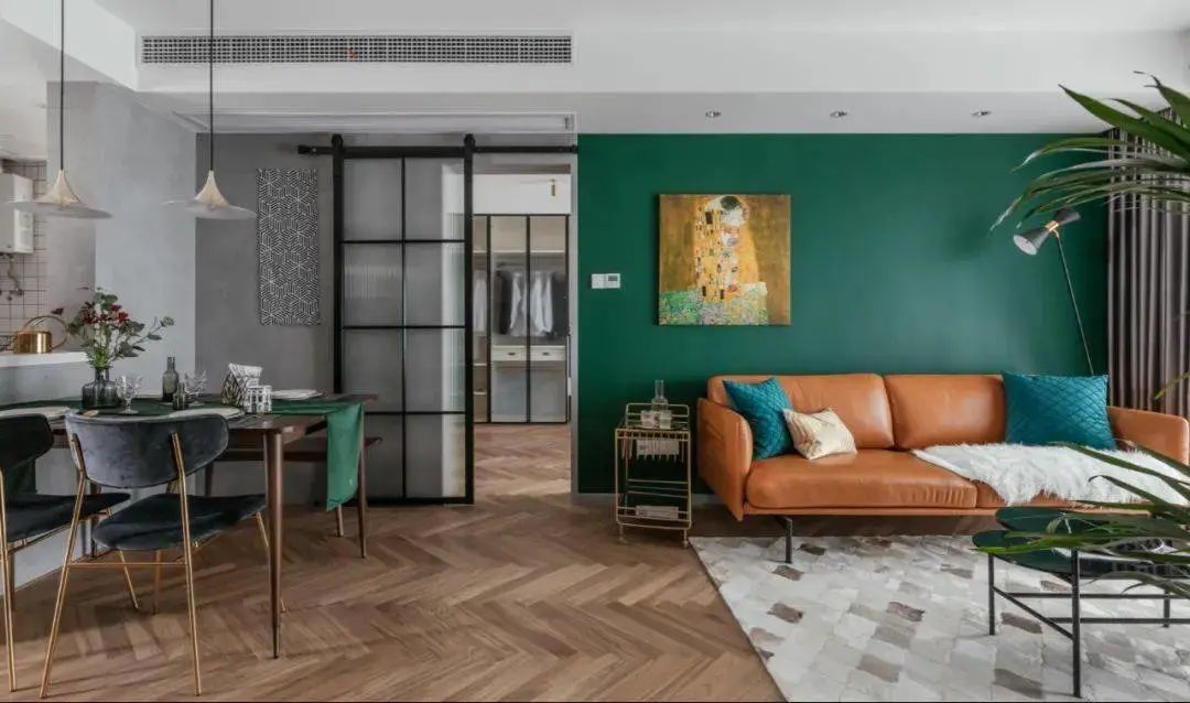 80㎡二房，花5W爆改成浪漫轻奢风的一居室，实用性更强，颜值更高