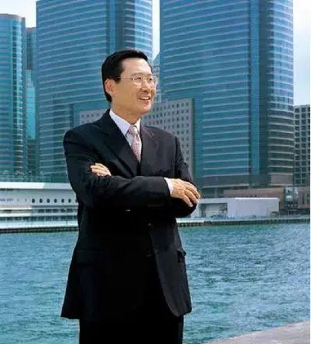香港富豪吴光正：岳父是世界船王，继承万套房产靠收租年入300亿
