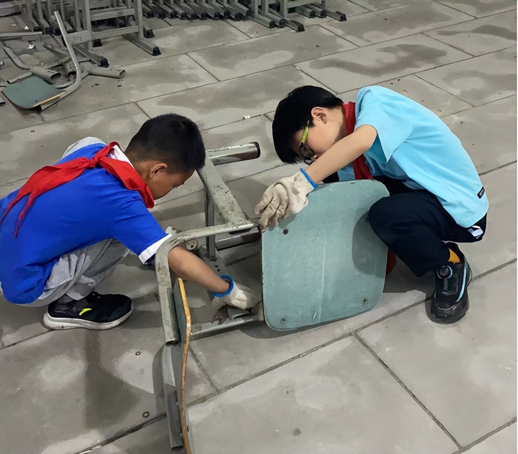 成都市双流区棠湖小学丨把“爱劳动”的奖章颁给棠小娃