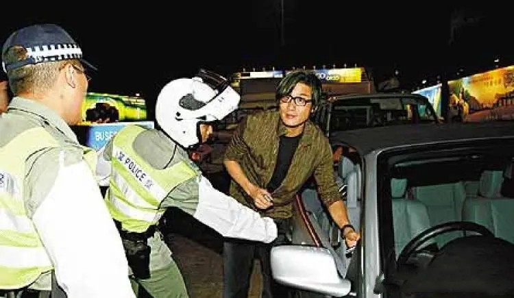 刘嘉玲被劫，谢霆锋入狱，张柏芝险丧命，20年前娱乐圈有多黑暗？