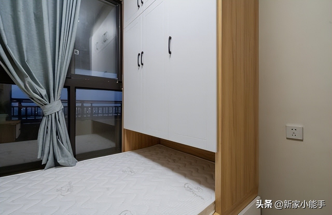 她家97平原木风小三房，极简装修不做电视墙，好看又显得有品位
