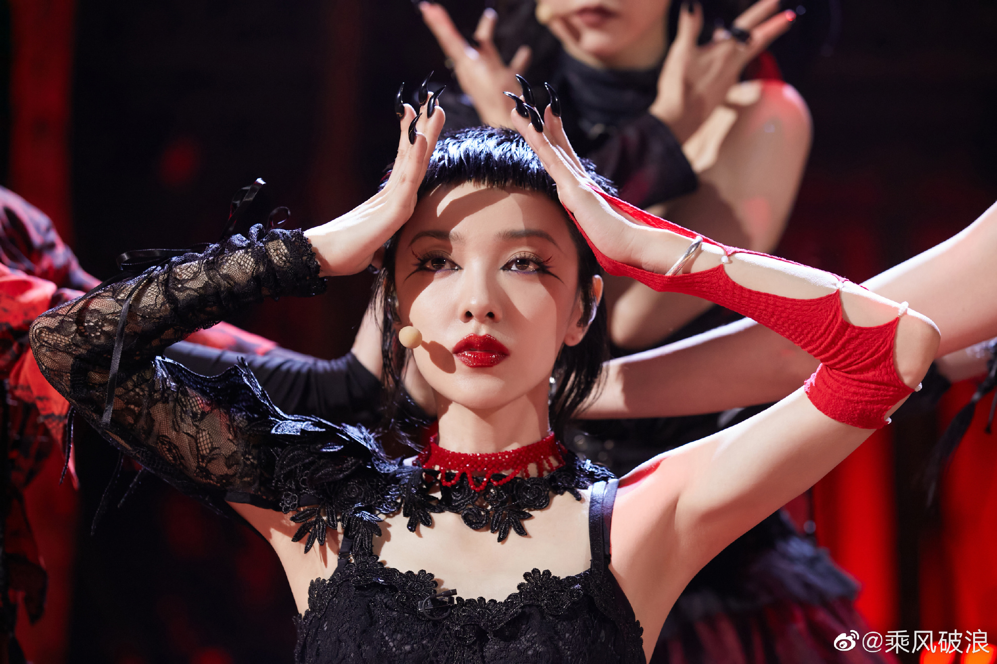 乘风破浪的奇葩造型，网友：得罪了造型师，才丑成这样