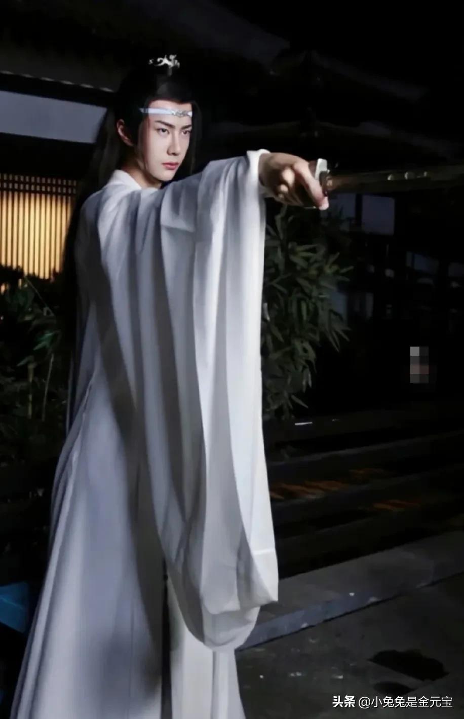 真的白瓷娃娃，中国风的王一博