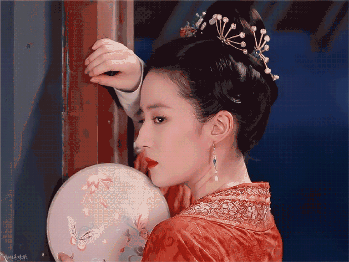 《梦华录》中为什么赵盼儿为什么总拿着扇子呢？