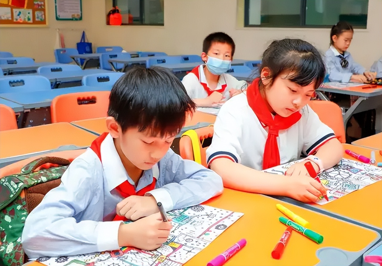 2022中小学生暑假时间已敲定，家长乐开了花，学生却愁眉苦脸