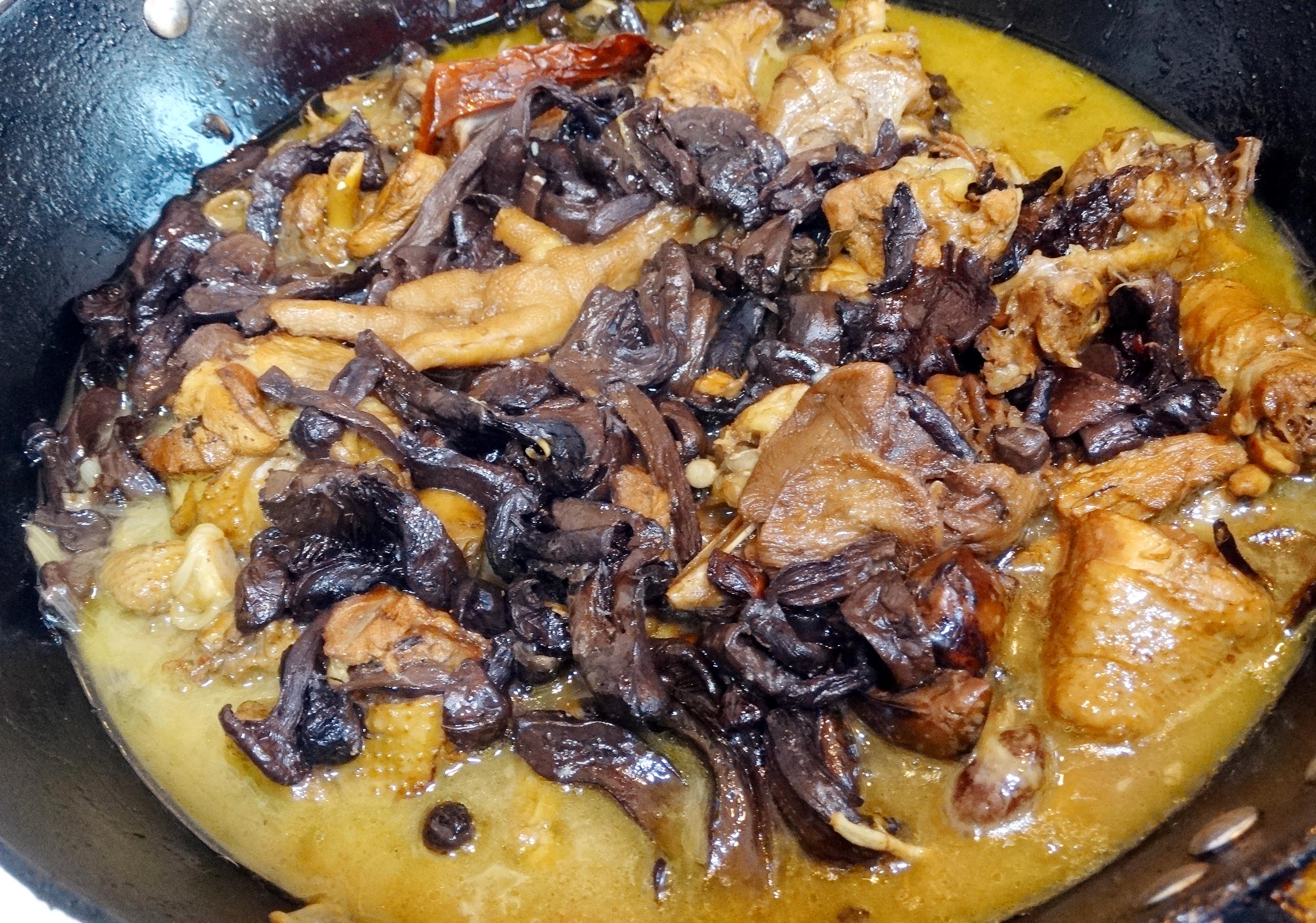 【笨鸡炖榛蘑】