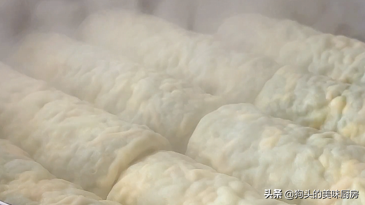 原来蔬菜加面粉这么香？卷一卷上锅一蒸，营养丰富味道鲜美，真香