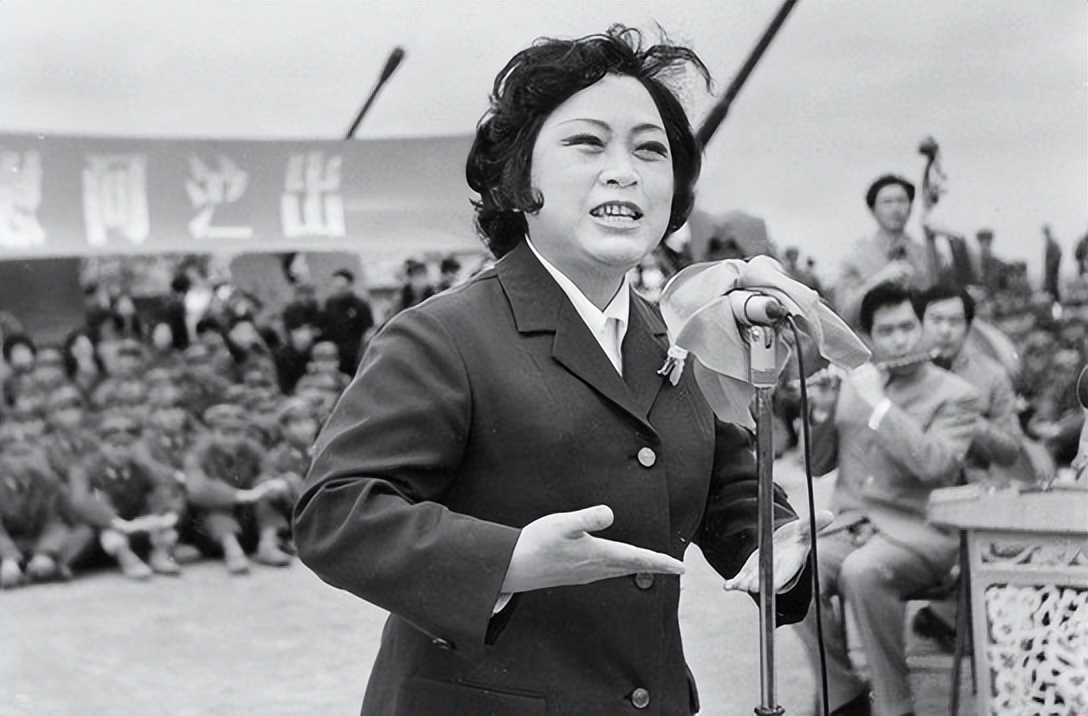 著名歌唱家王昆:被儿子控诉,与丈夫同年去世,弥留之际解开心结