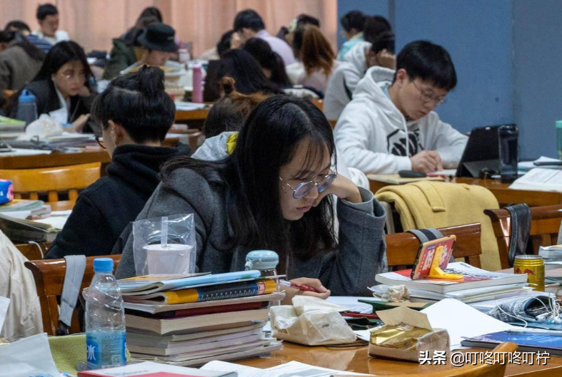 高校研究生学费上涨：考试不是门槛，学费才是考研的“拦路虎”