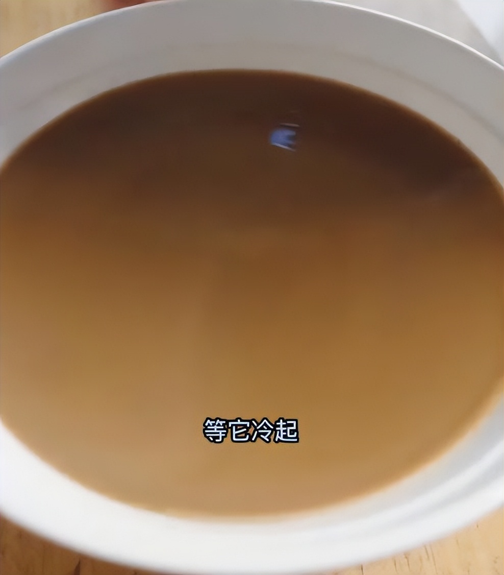 露馅了？唐小鱼做龟苓膏，却被质疑用现成的，网友：看你咋解释