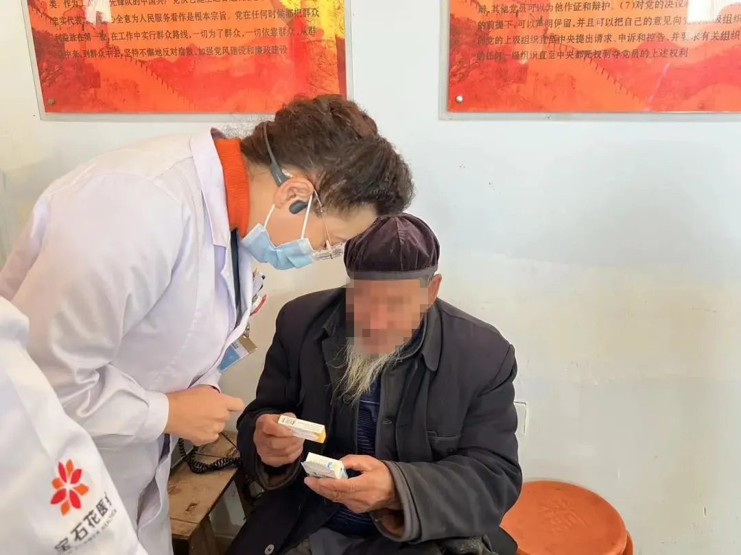 【义诊活动】甘肃中医药大学第四附属医院 甘肃宝石花医院组织专家前往庄浪县下乡义诊