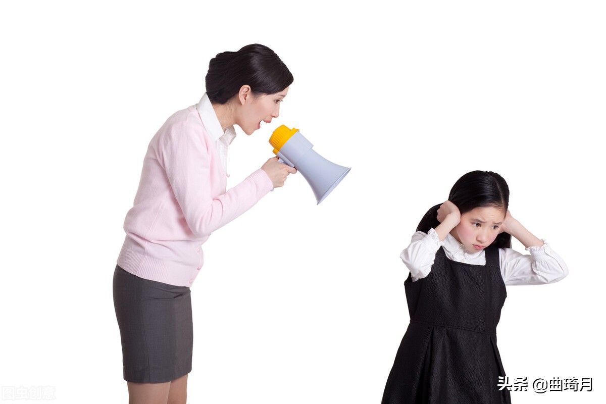 女儿考试成绩不理想很伤心，需要安慰和鼓励