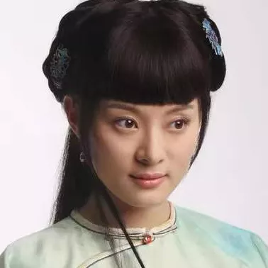 你是什么脸型就选什么刘海，这4款超显脸小，堪比换头