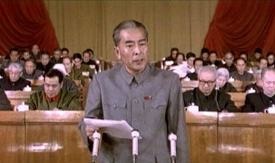 1982年《风雨下钟山》筹拍，贺龙夫人：王铁成来演，胖胖的正合适