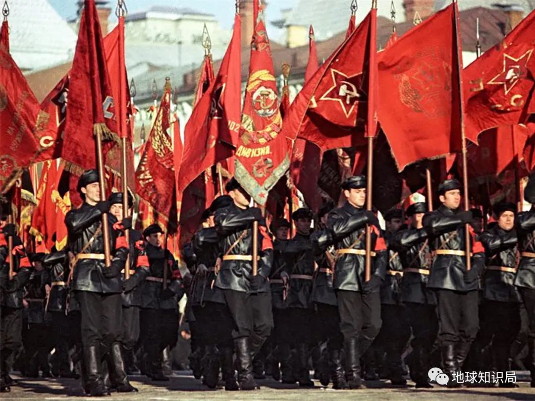 飞机在高空中解体后人会怎么样(苏联空天帝国，轰然倒塌｜地球知识局)