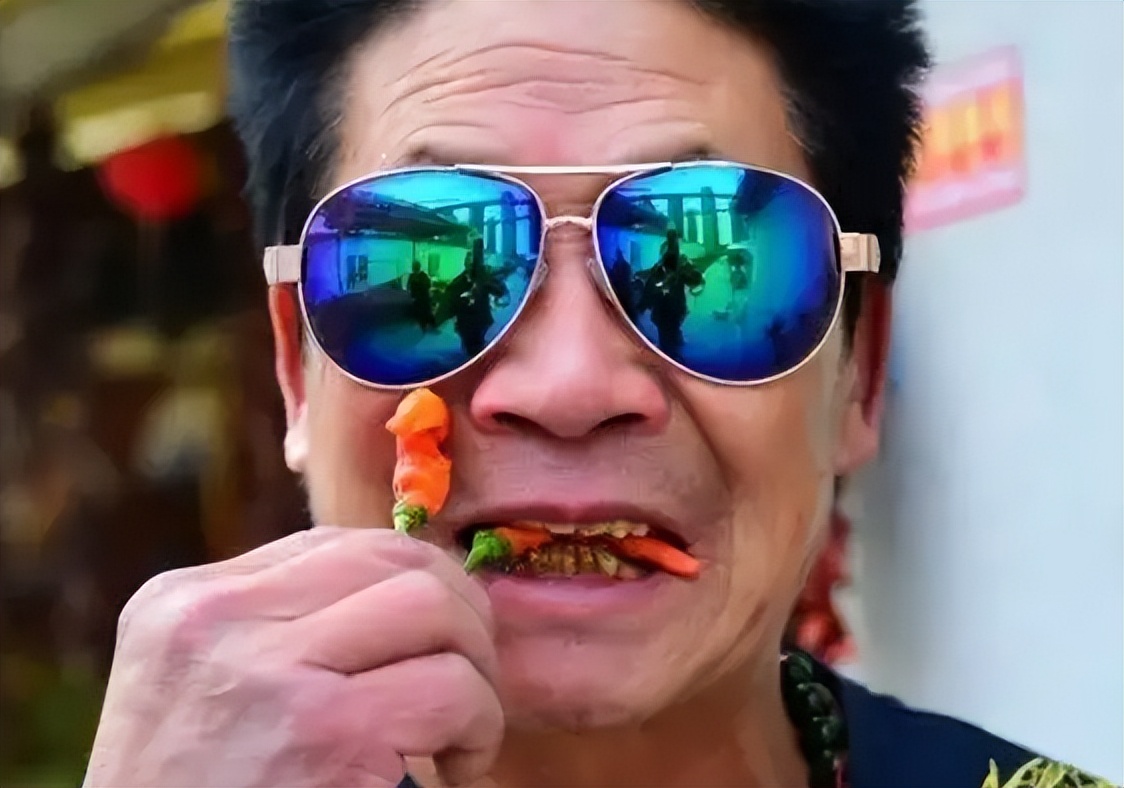 辣王李永志:每天5斤辣椒配白酒,破世界纪录,最后胃穿孔被送医