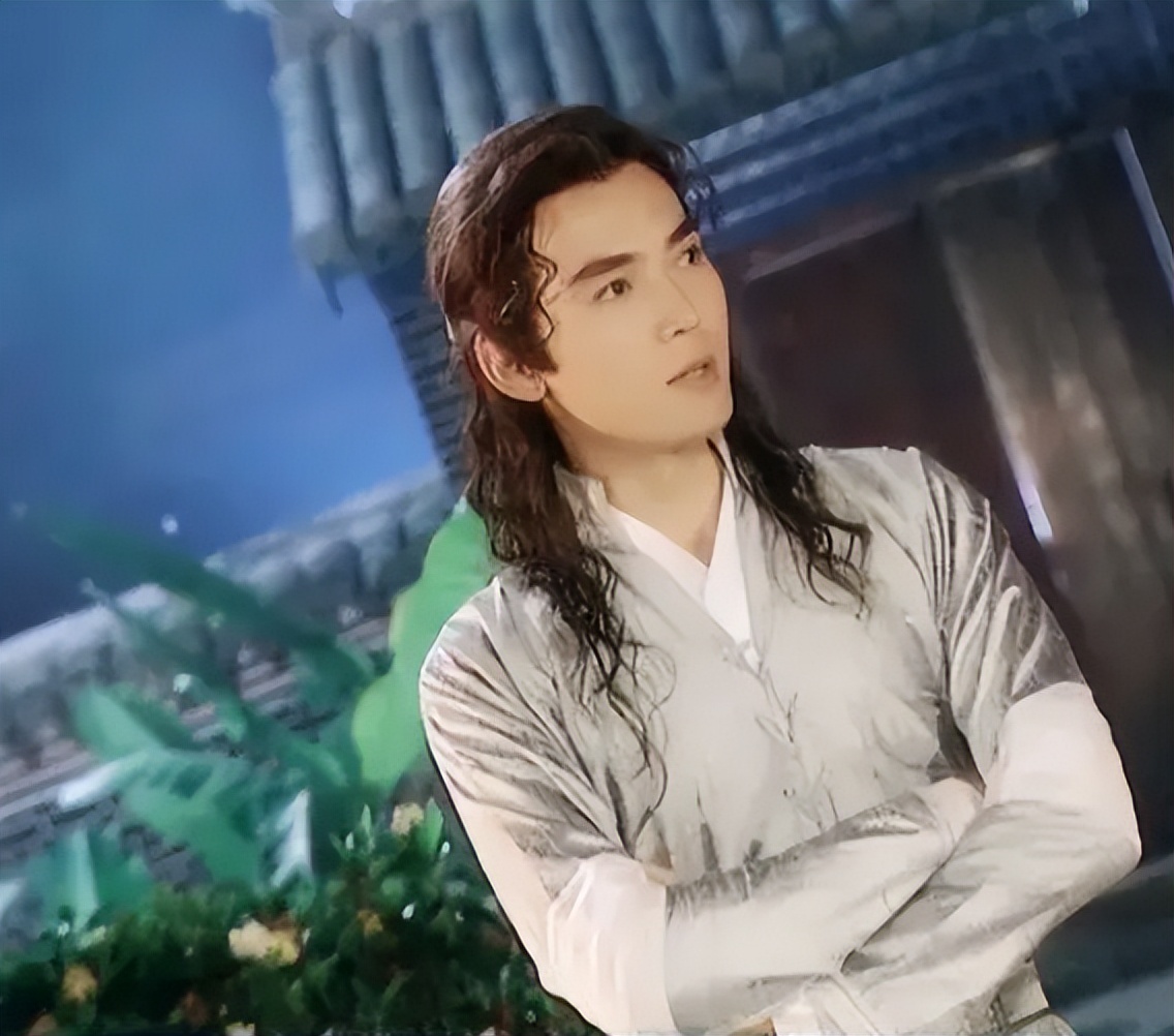 大龅牙、香肠嘴、丑到认不出！这9位扮丑的演员真让人“恶心”