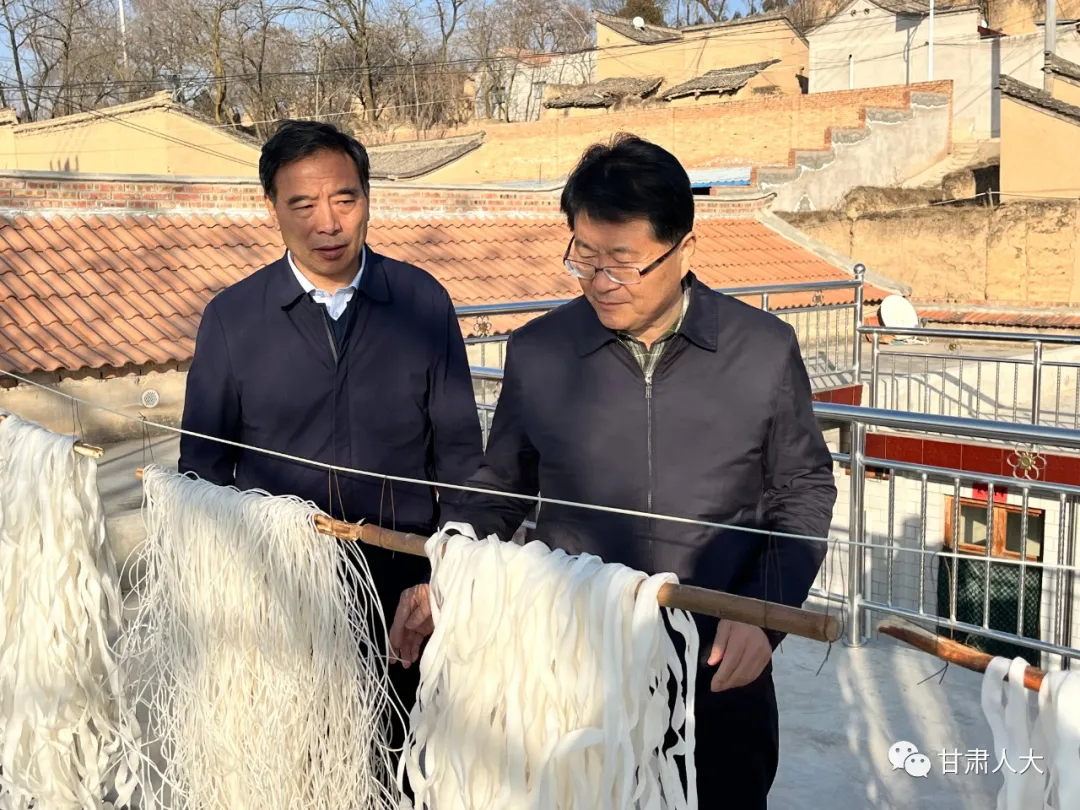 农委赴温家坪村开展走访慰问活动