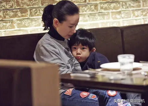 老潘为儿子卡点站台，父子10年未见面，是谁挡在了亲情的面前？