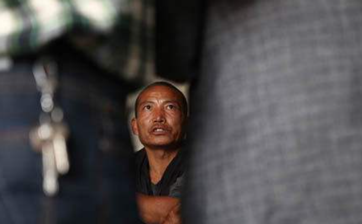 10年前因付不起医药费自己动手锯腿求生的河北农民，后来怎么样了