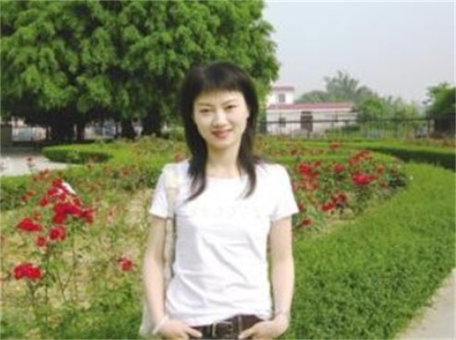 名校美女教授杨雨：我和李清照一样，“好酒、好赌还好色”