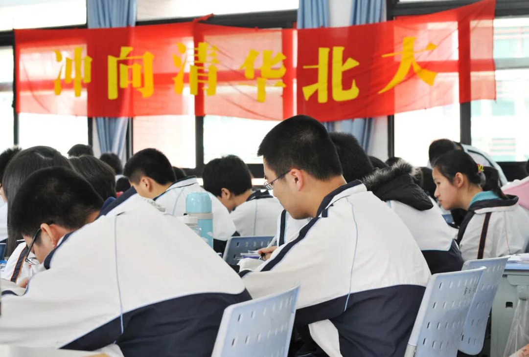 高考成绩VS模拟成绩，两者之间相差多少？答案可能与你想得不一样