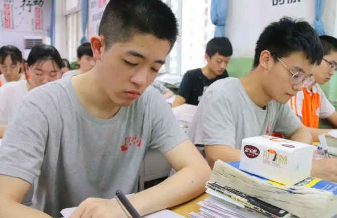 2022年高考预估人数出炉，河南稳居榜首，东三省不升反降令人意外