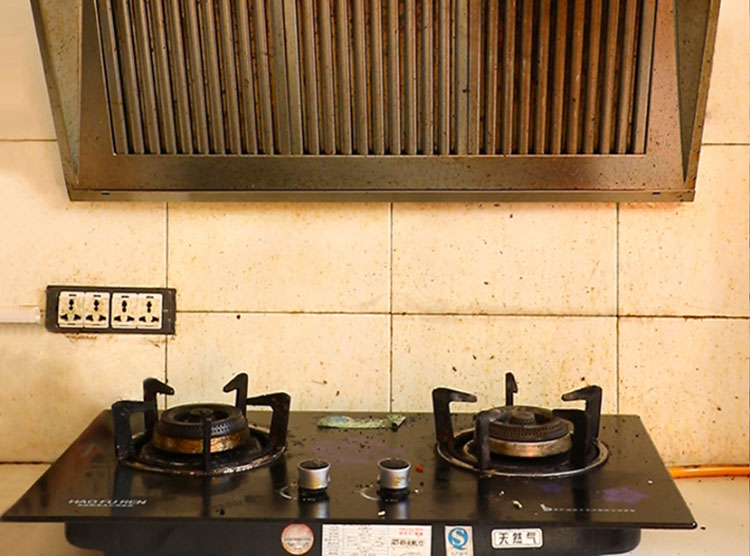 油烟机用久了油污难清洗？教你几个土办法，半年都不用清洁