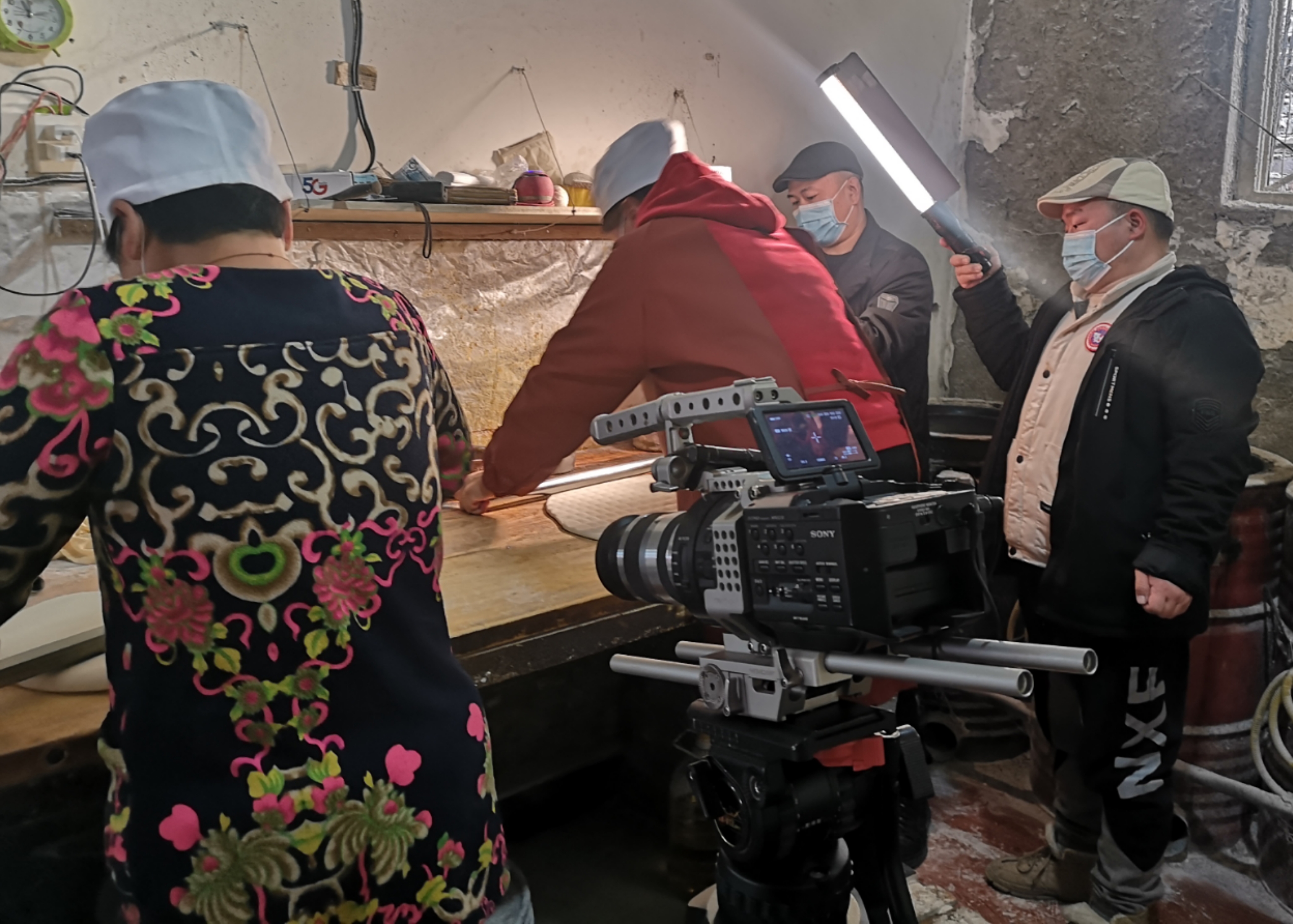 《功夫美食》探店开封传统小吃铁玉琴锅葵