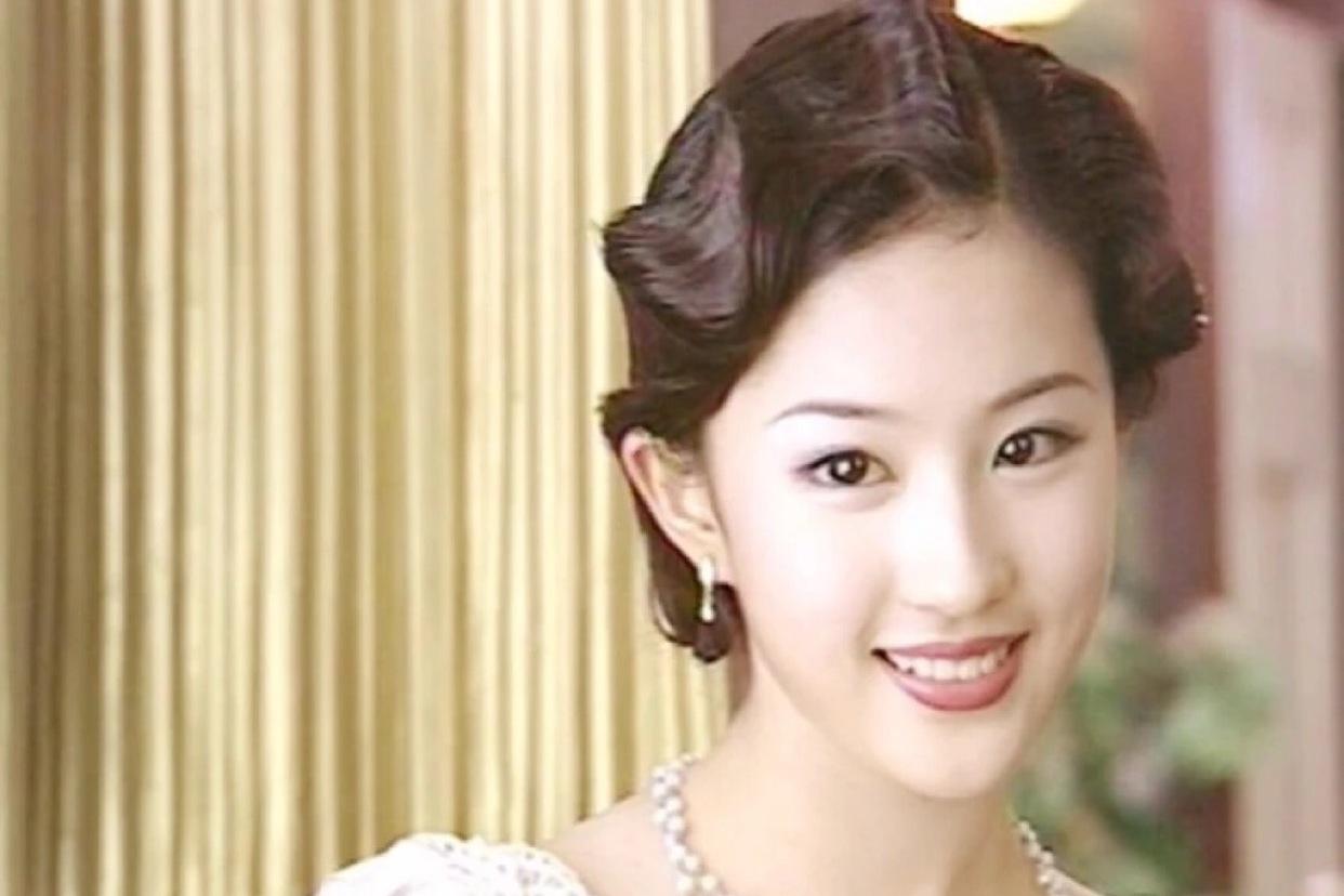 女明星十几岁的“少女之美”，干净清淡、浑然天成，我出不去了