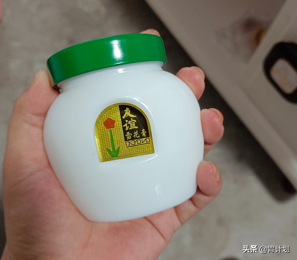 国货不只有百雀羚，熟知这几样护肤品的人不多，但便宜好用口碑好
