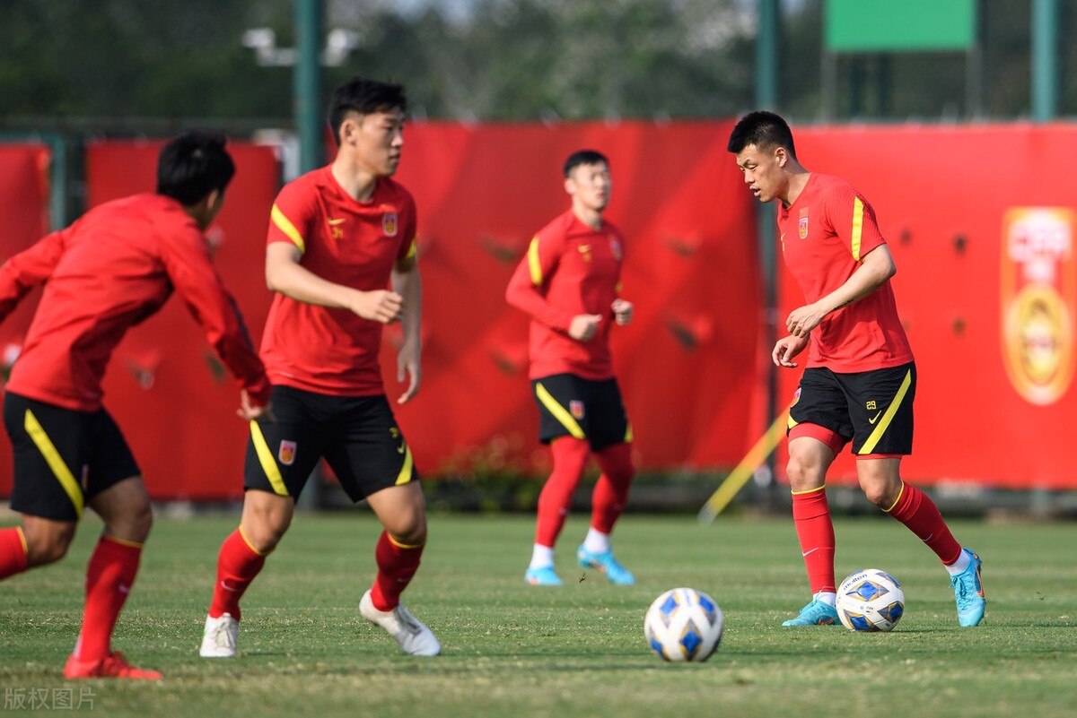 中国男女足选拔队17日飞赴日本参加东亚杯！多支国字号将出国拉练