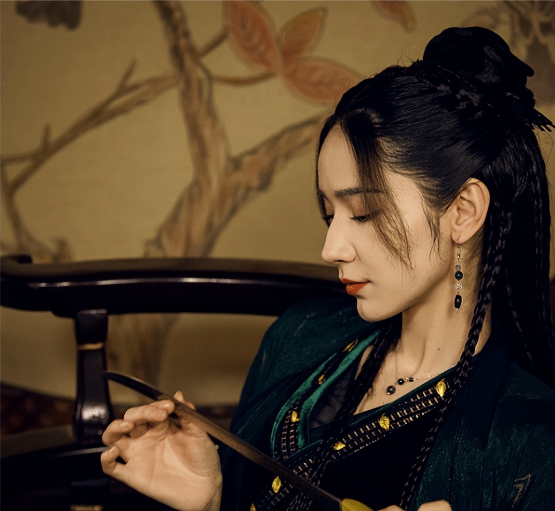 新疆盛产美女！这10位“哈密瓜”女星，充满了“异域风情”