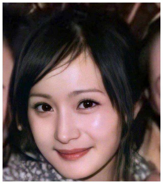 女明星十几岁的“少女之美”，干净清淡、浑然天成，我出不去了
