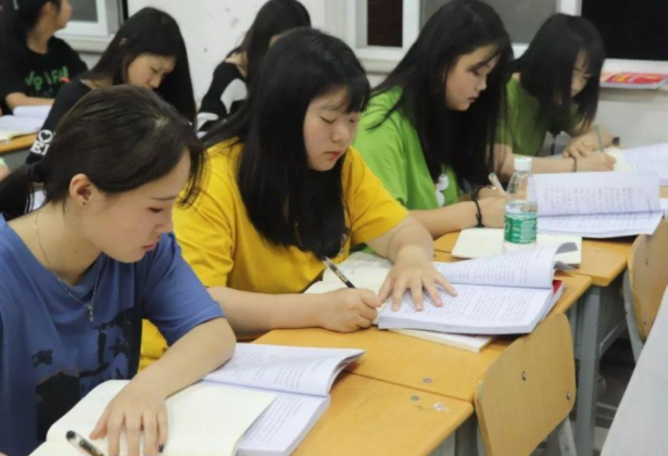 考研招28人，却让319人进入复试，为何要有这么高的差额比？