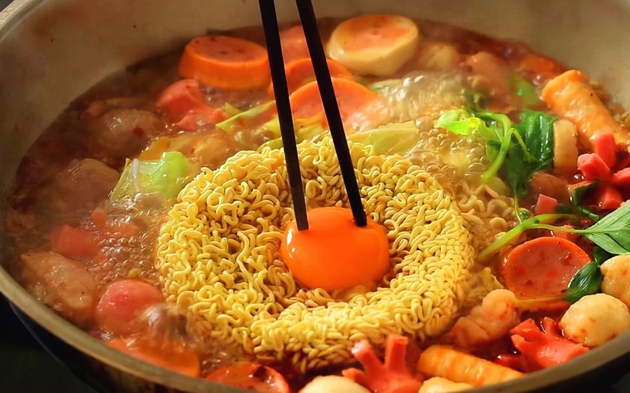 方便面都是防腐剂，需32天才解毒？坦白说：这10种垃圾食品应少碰